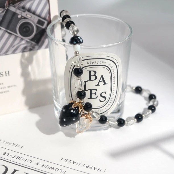 铜合金仿水晶项链 03376大绮原创甜酷风仿水晶黑白草莓圆珠项链