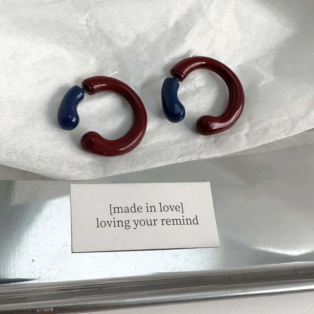 铜合金耳饰 03974大淇原创甜酷风c形安哥拉红简约百搭耳环