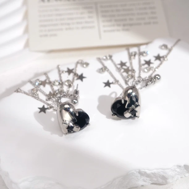 铜合金合成锆石耳饰 03489大绮原创一款两戴耳骨夹炸裂爱心耳钉