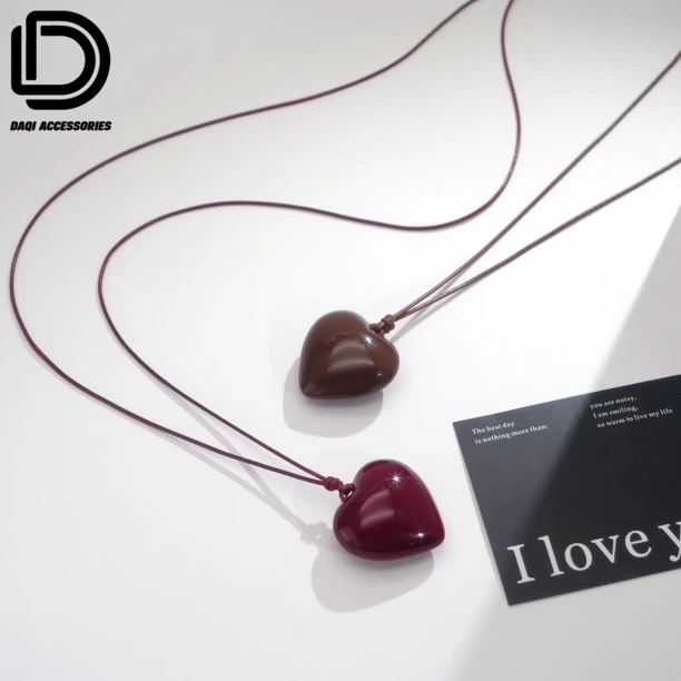 非金属皮质项链 03919大淇原创甜酷风棕色大爱心气质百搭长款项链
