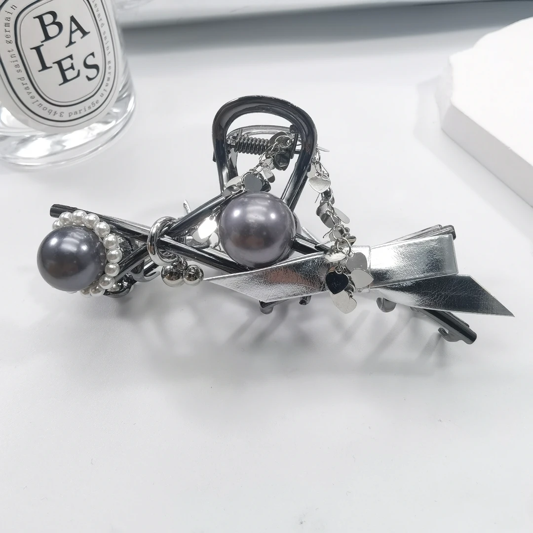 02851大绮原创设计潮酷个性大灰珠蝴蝶结发夹抓夹