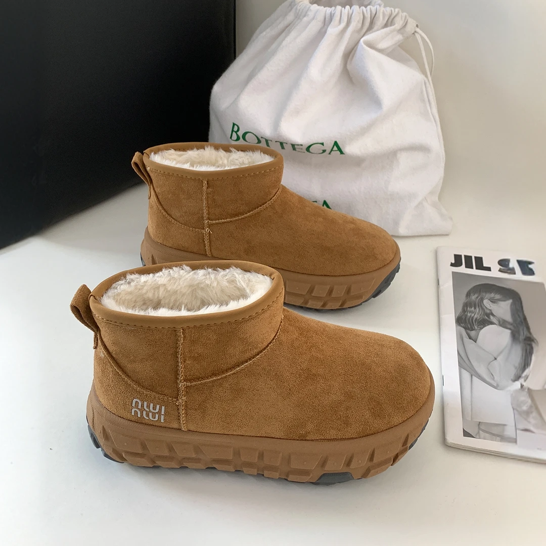 一见心动～2025新款冬季女款雪地靴厚底驼色时尚轮胎底短靴复古潮