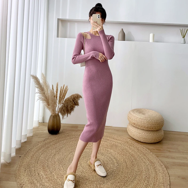 #8909针织连衣裙女秋冬新修身显瘦露肩紧身漏肩长款毛衣裙过膝裙