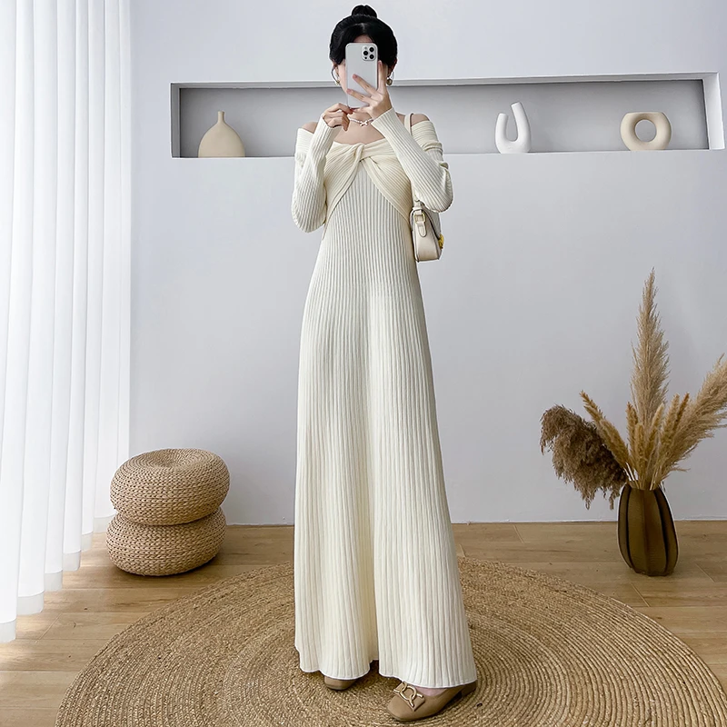 #3284针织连衣裙女秋冬新款一字领露肩气质打底长款毛衣裙长裙