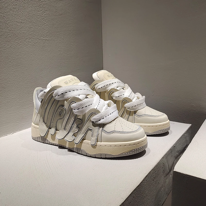 国潮联名白色面包鞋男女款字母鞋小众高街德训鞋百搭情侣休闲板鞋