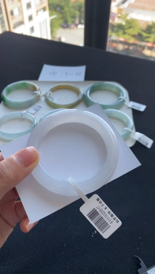 【闪购商品】翡翠手镯（圆镯）未镶嵌53圆条-不退不换