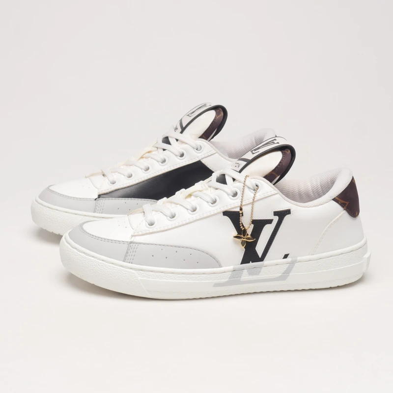 95新 LouisVuitton/路易威登 /35/36.5/37/老花尾大LOGO板鞋