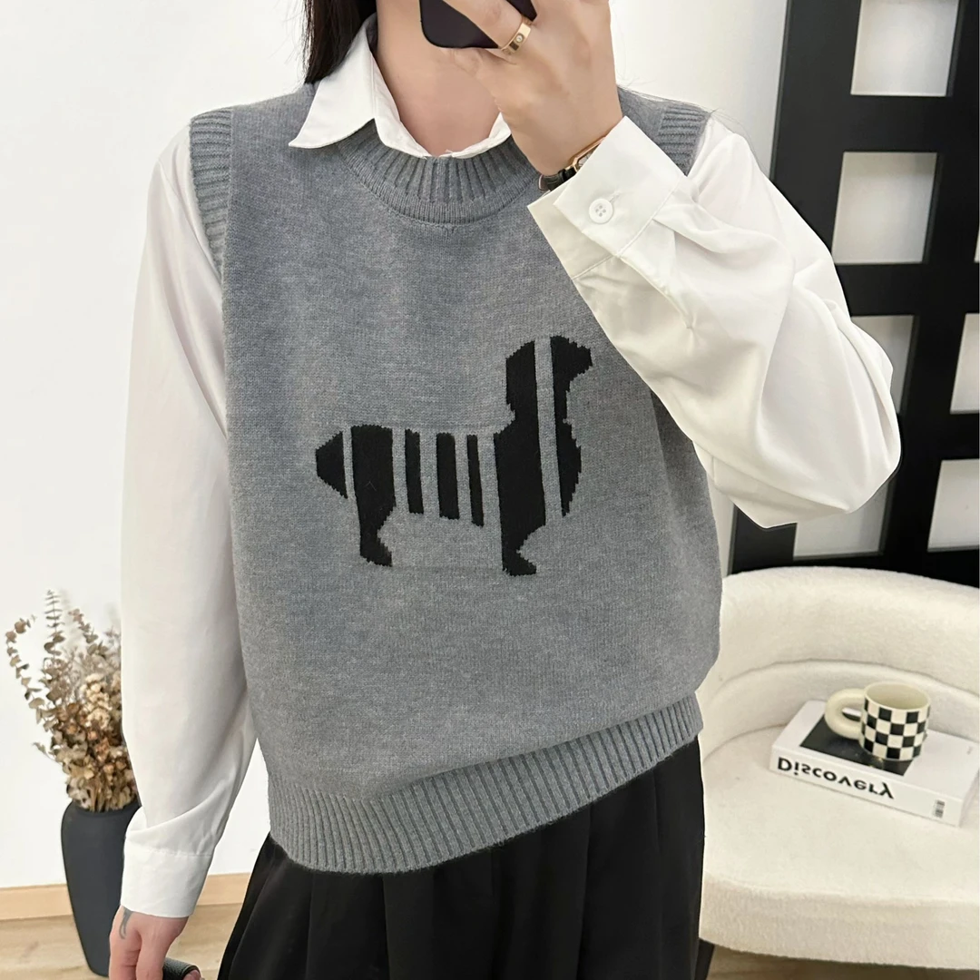 马甲女针织衫2024新款学院风圆领卡通提花无袖背心宽松坎肩上衣潮