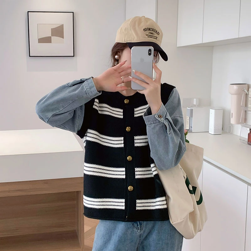 设计感毛衣女爆款洋气2023秋冬新款韩版圆领牛仔袖拼接针织开衫潮