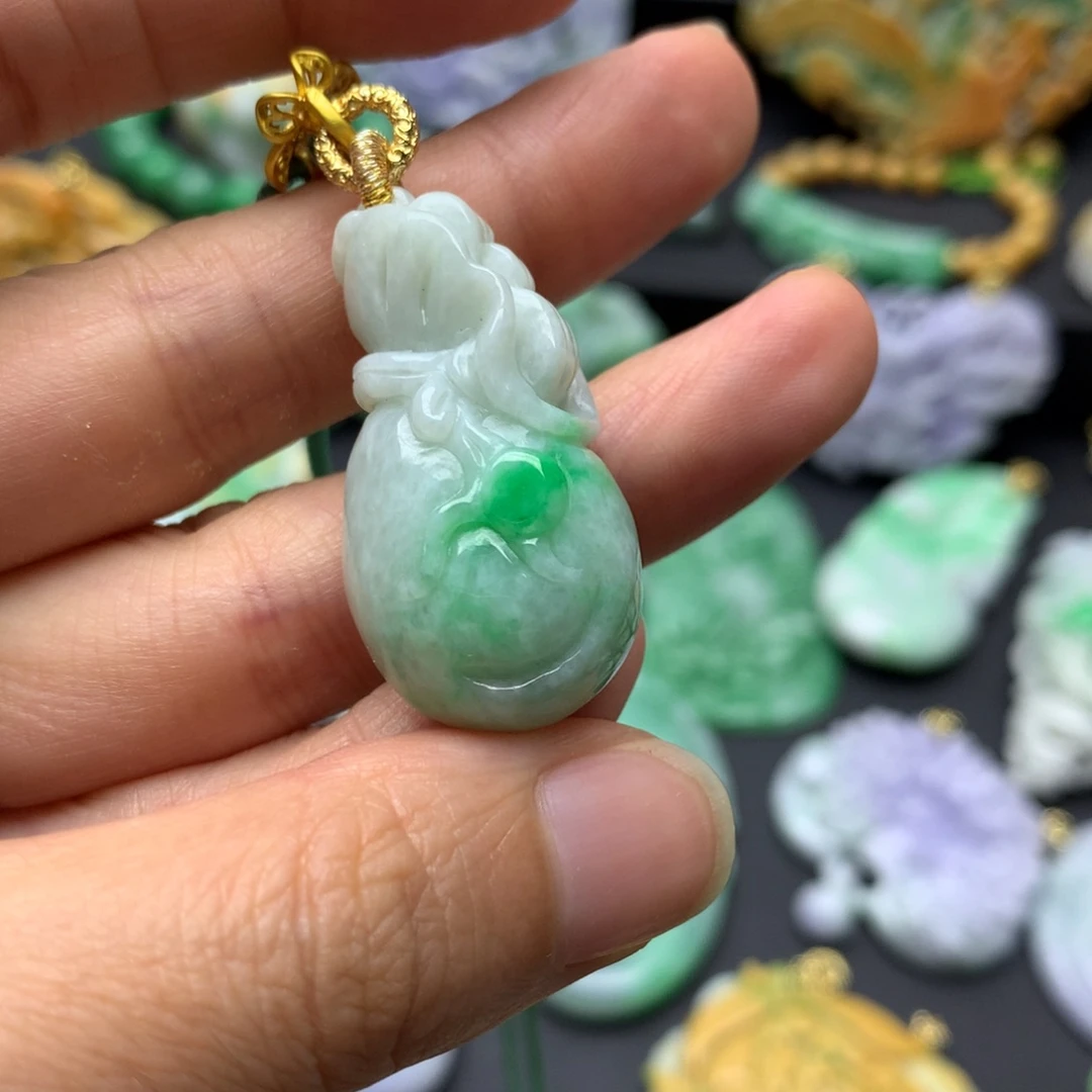 翡翠颈饰未镶嵌翡翠