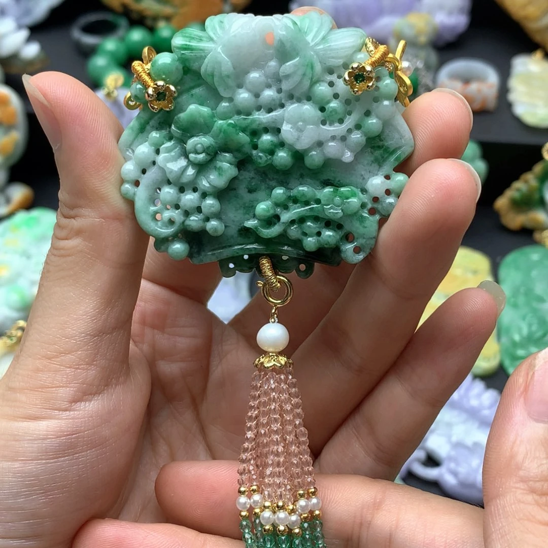 翡翠颈饰未镶嵌翡翠