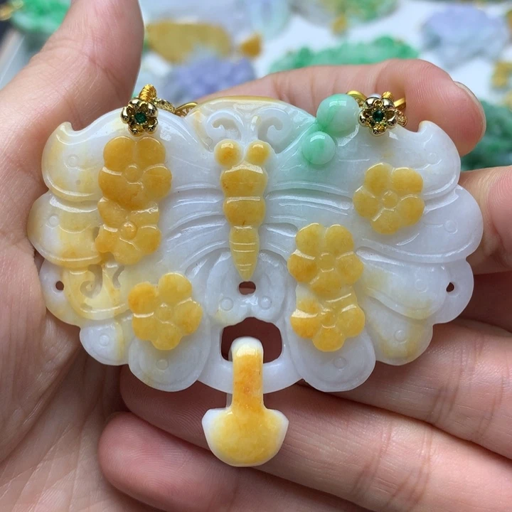 翡翠颈饰未镶嵌翡翠