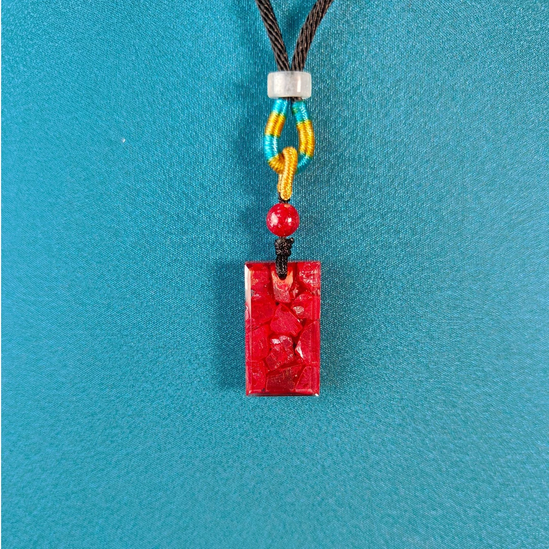 含辰砂工艺品妙享朱砂（全透晶体砂）小号晶体无事牌吊坠  多样性