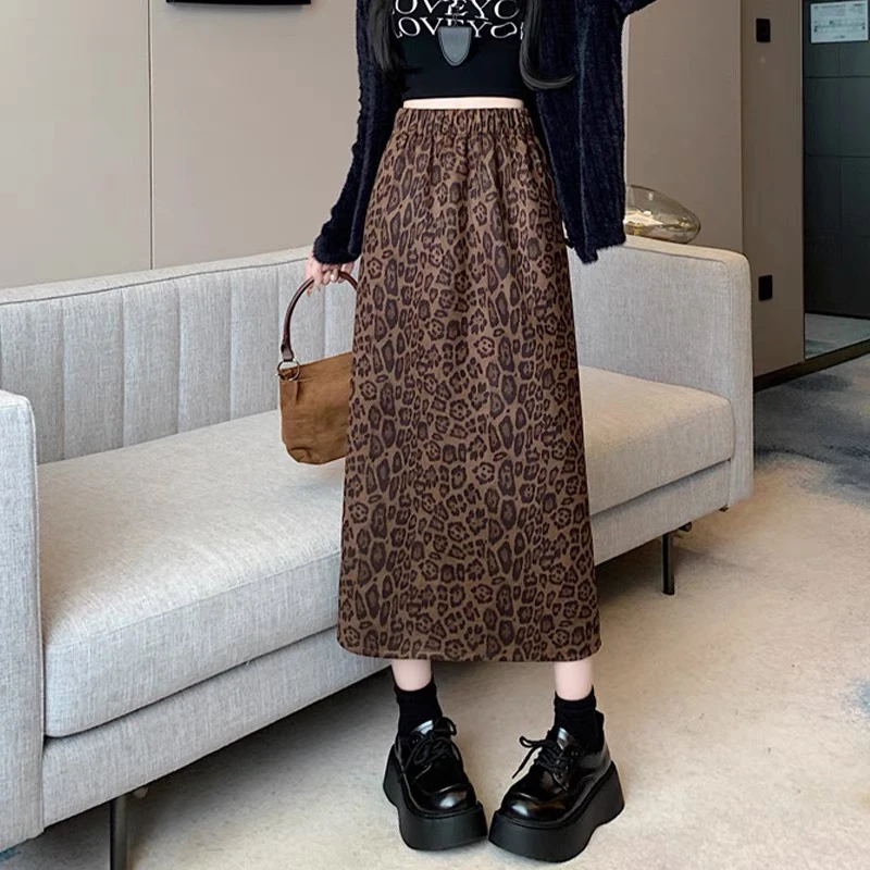 时髦豹纹半身裙女显瘦复古松紧腰中长款裙子秋季包裙后开叉直筒裙