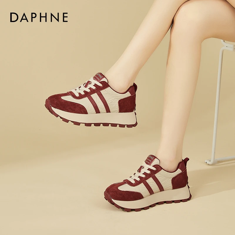 达芙妮红色厚底德训鞋女款2025新款增高阿甘跑步鞋轻便运动老爹鞋