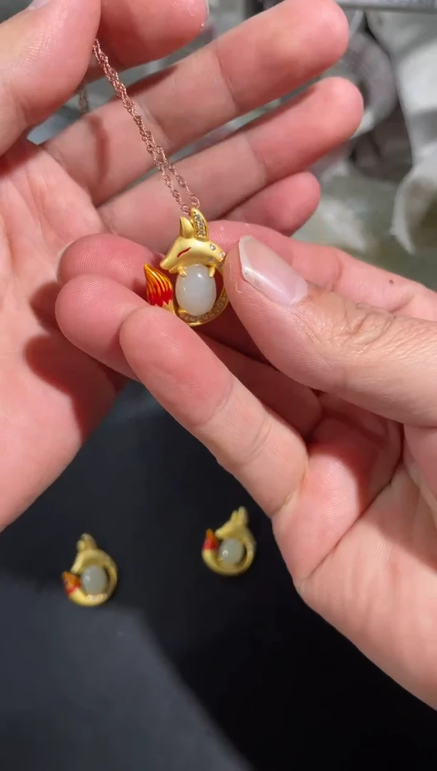 【闪购商品】和田玉颈饰银S925镶嵌狐狸