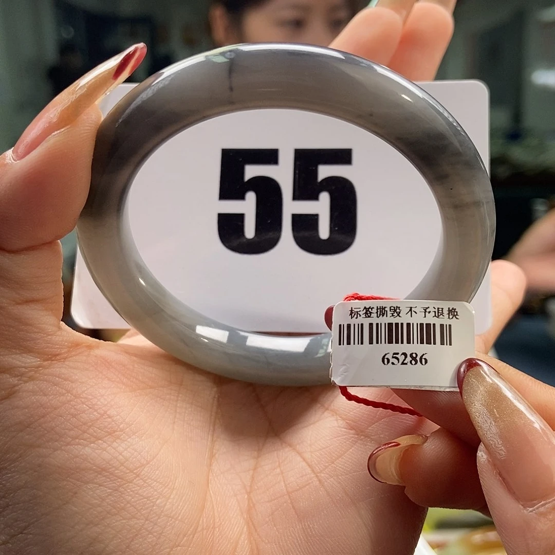 和田玉手镯未镶嵌纹