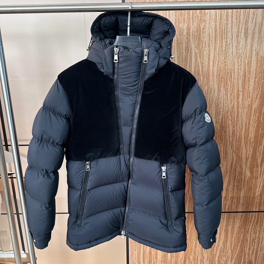 蒙口 Moncler 黑色丝绒拼接袖标羽绒服 1码 99新
