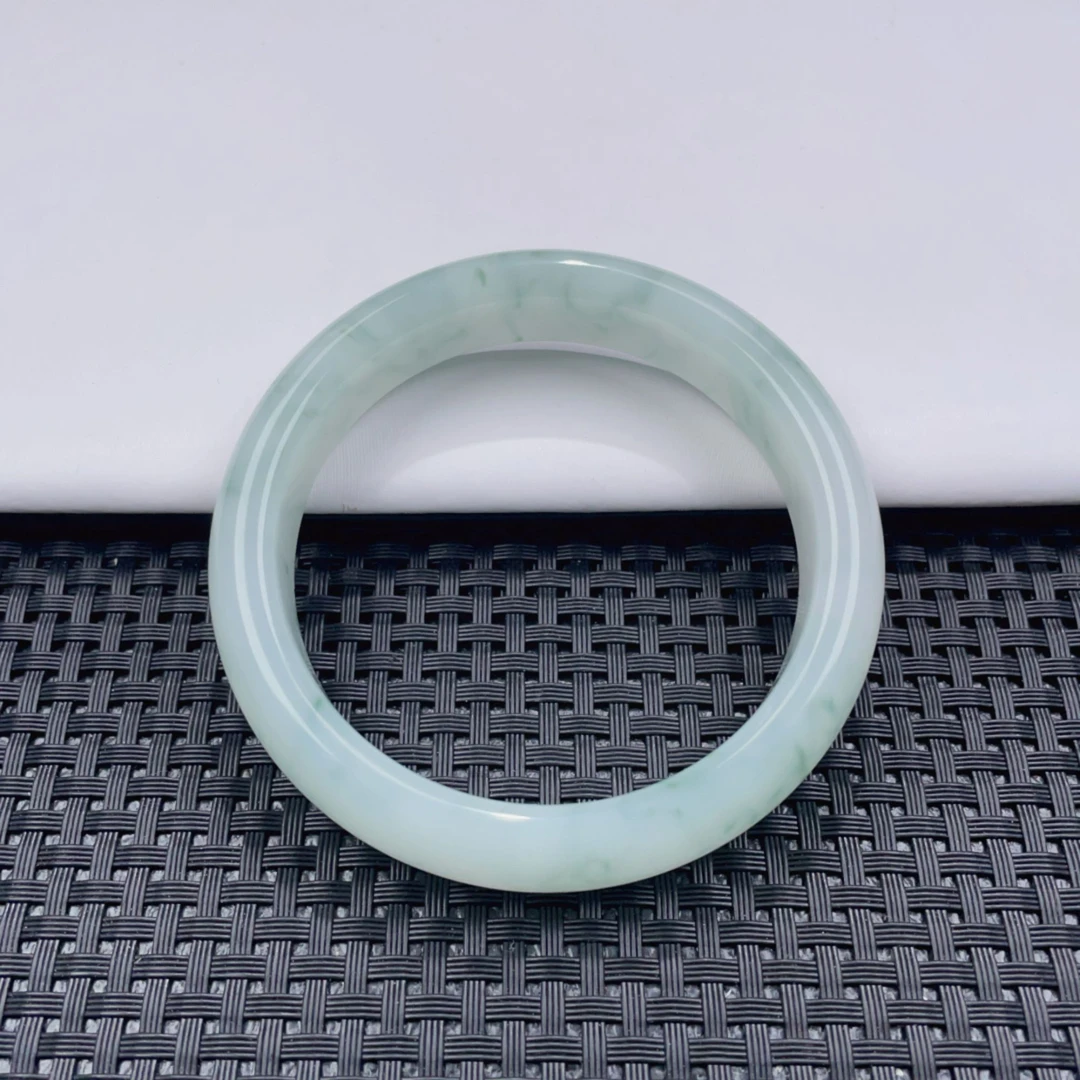 （珠宝严选）白青常规手镯Z012