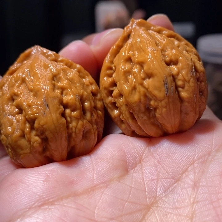 文玩核桃把件东北楸子194