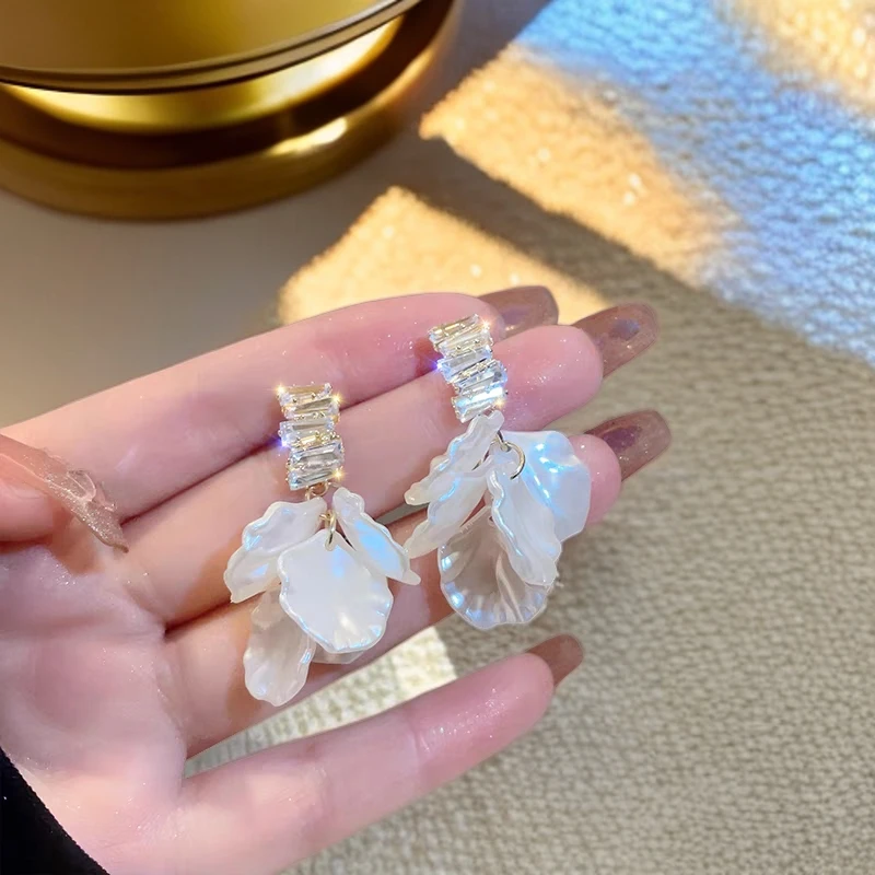 铜合金亚克力耳饰 闪锆花瓣轻奢法式超仙耳钉时尚百搭莫奈花园风i
