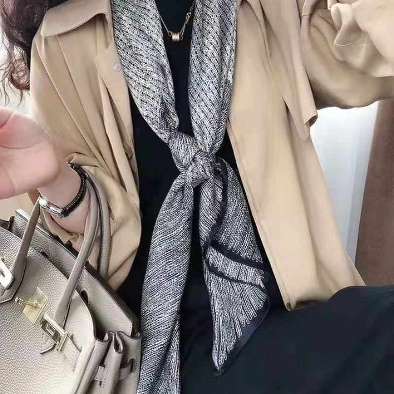 714 丽景缎[小香灰]110x110左右丝巾方巾