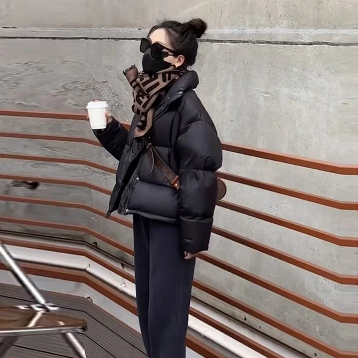 95%白鸭绒休闲韩版立领羽绒服女2025冬季宽松白色面包服短款外套