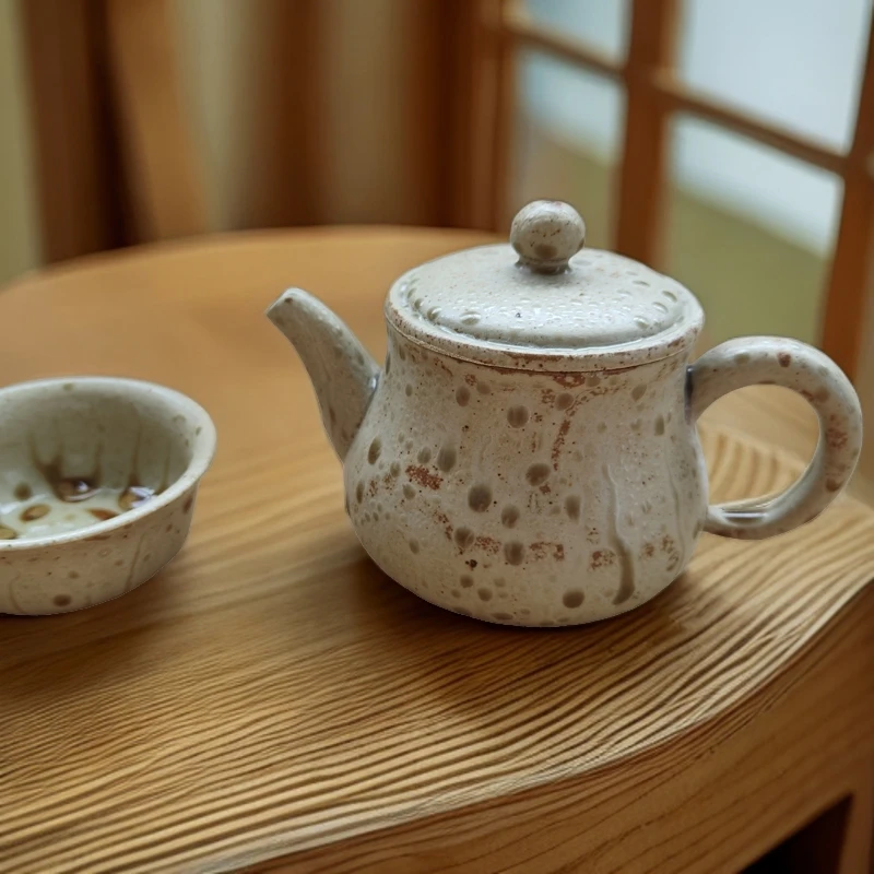 金蟾釉茶壶，品质上乘，手感舒适，茶汤醇厚，家用礼品套装