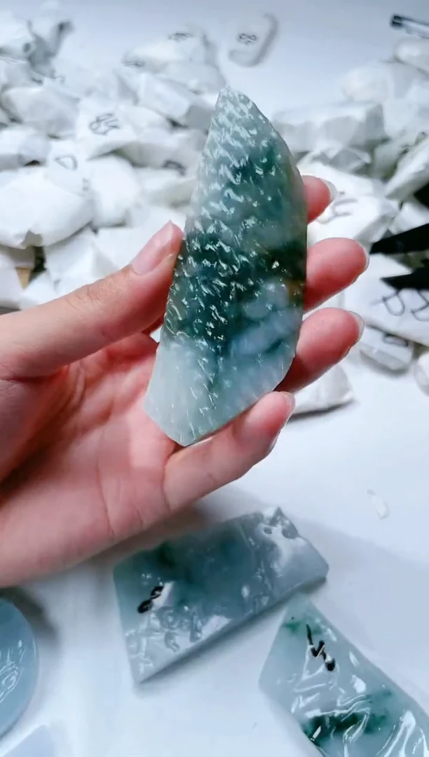 【闪购商品】翡翠颈饰未镶嵌翡翠