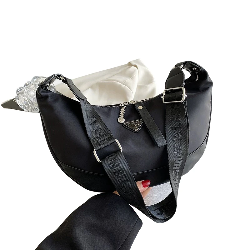 新款休闲百塔斜挎女包【中款】