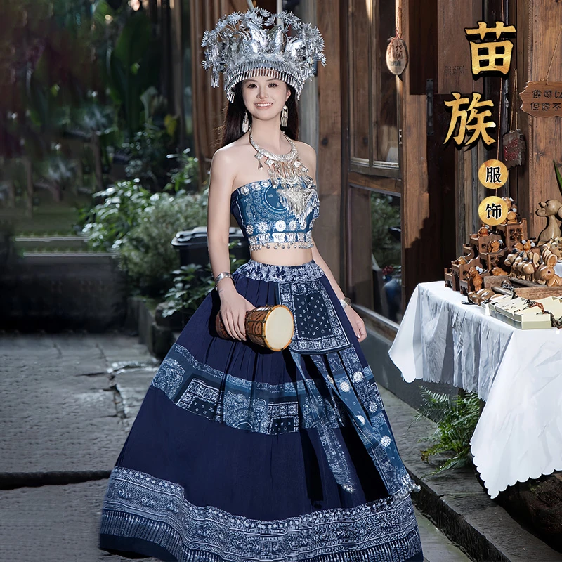 新款贵州湖南苗寨苗族服装旅拍云南少数民族服饰演出服精品表演服
