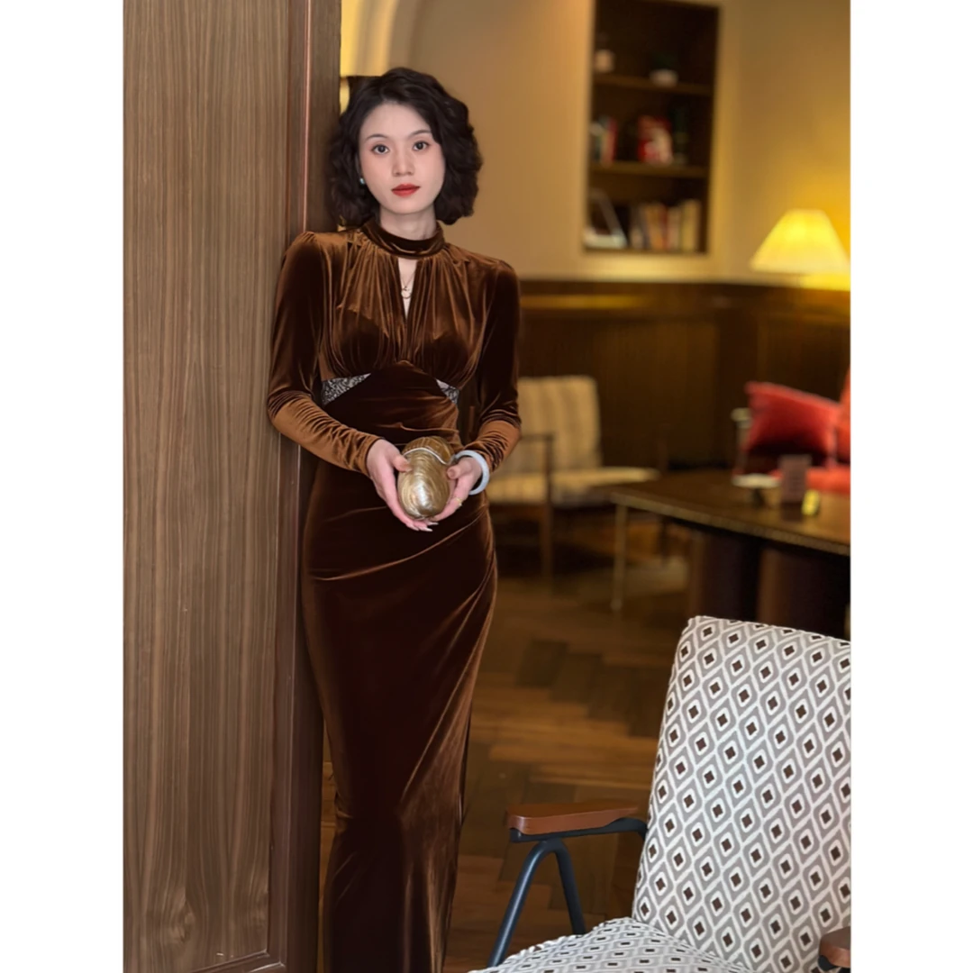 彩彩家【半岛情书】长袖开衩秋冬季显瘦时尚高级感修身优雅款连衣裙