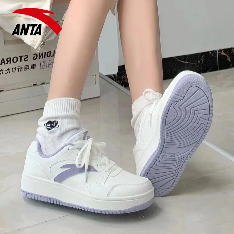 安踏女鞋板鞋子女秋季新款皮面舒适耐磨休闲鞋百搭潮流运动滑板