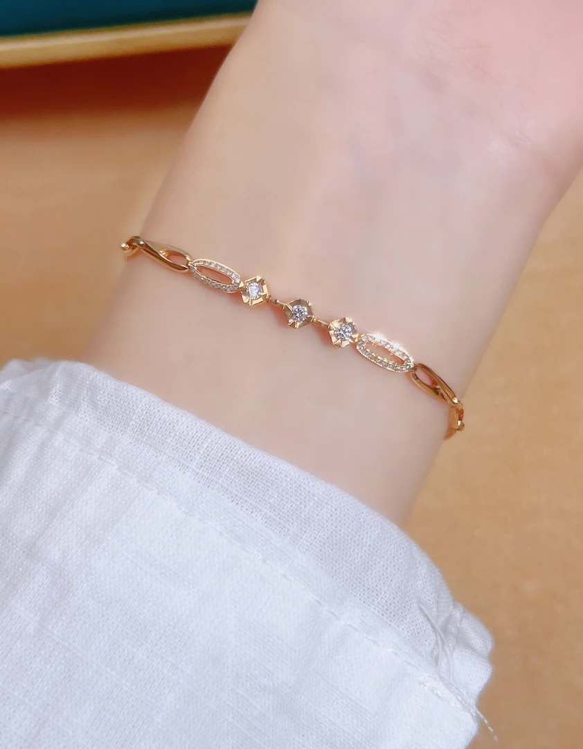 18K金精美百搭钻石手链