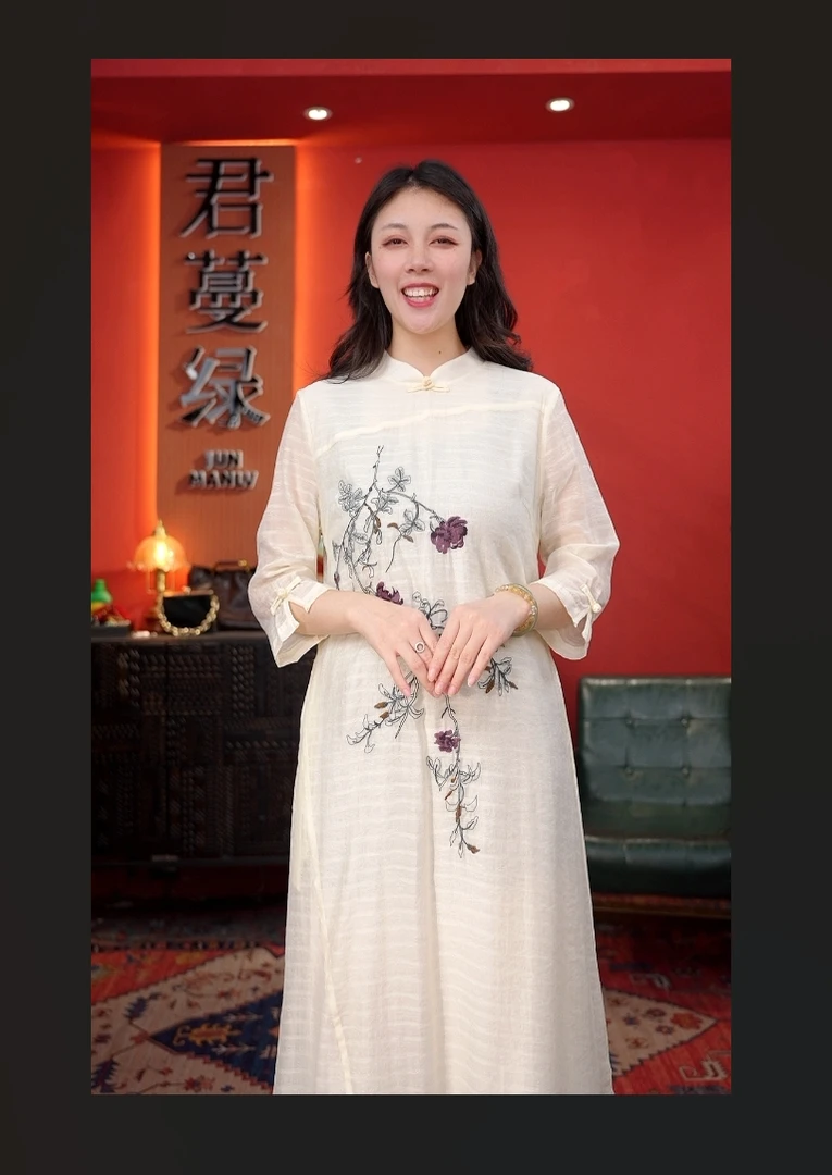 【羊在在】民族风重工刺绣改良连衣裙L131