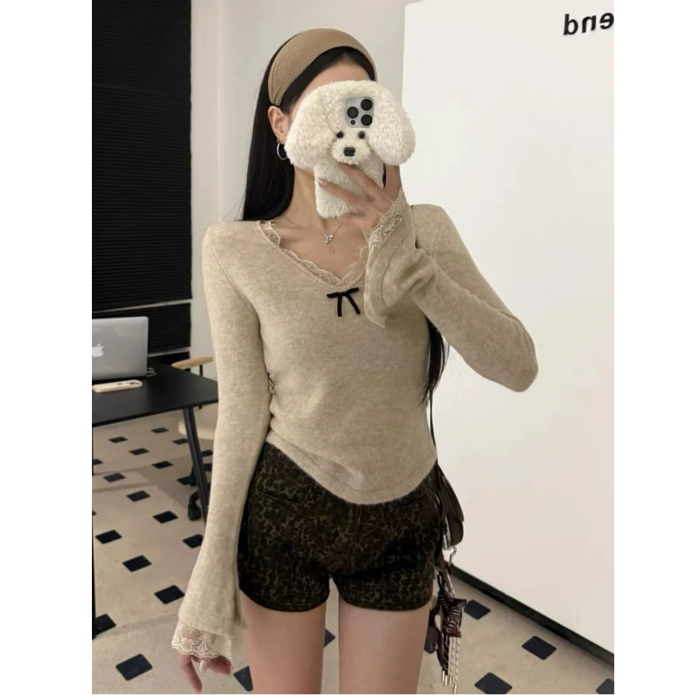 秋季新款甜美减龄蕾丝花边长袖针织衫女显瘦V领短款毛衣