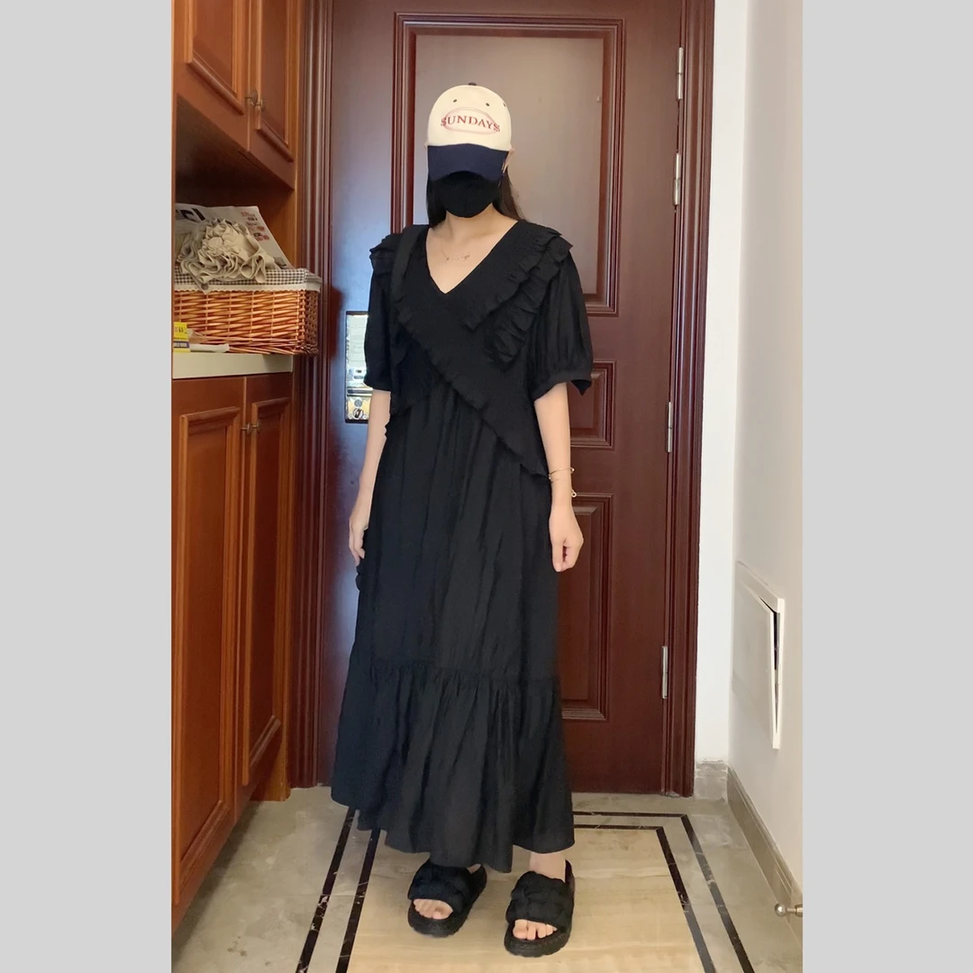 夏季上新木耳边褶皱感拼接显瘦气质V领黑色连衣裙女
