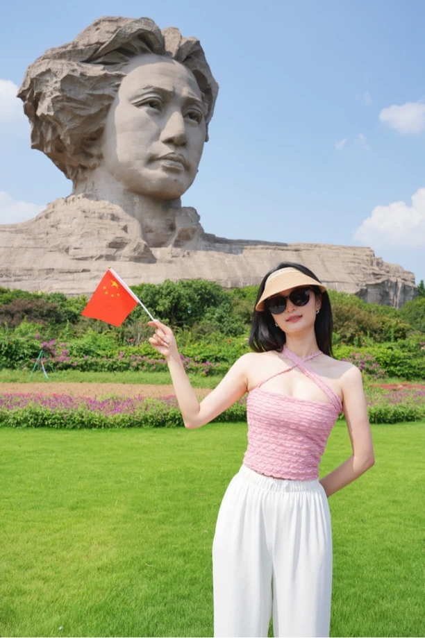 橘子洲约拍-十元一张,包教姿势、现取电子照片、预约可拍、选中付费