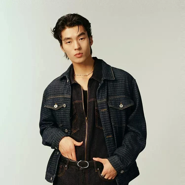 太平鸟男装肌理感牛仔夹克秋翻领男士时尚潮流外套BWBJE3177