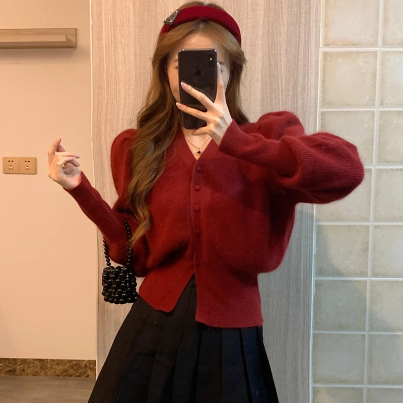 2024秋新车厘子红色开衫女短款慵懒小香风设计感收腰毛衣针织外套
