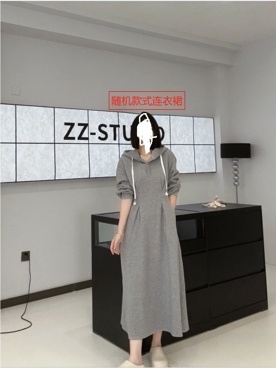 随机款式 连衣裙一件