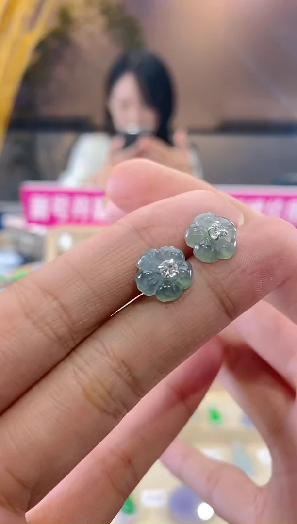 【闪购商品】翡翠颈饰银S925镶嵌耳钉 多样性发货1件