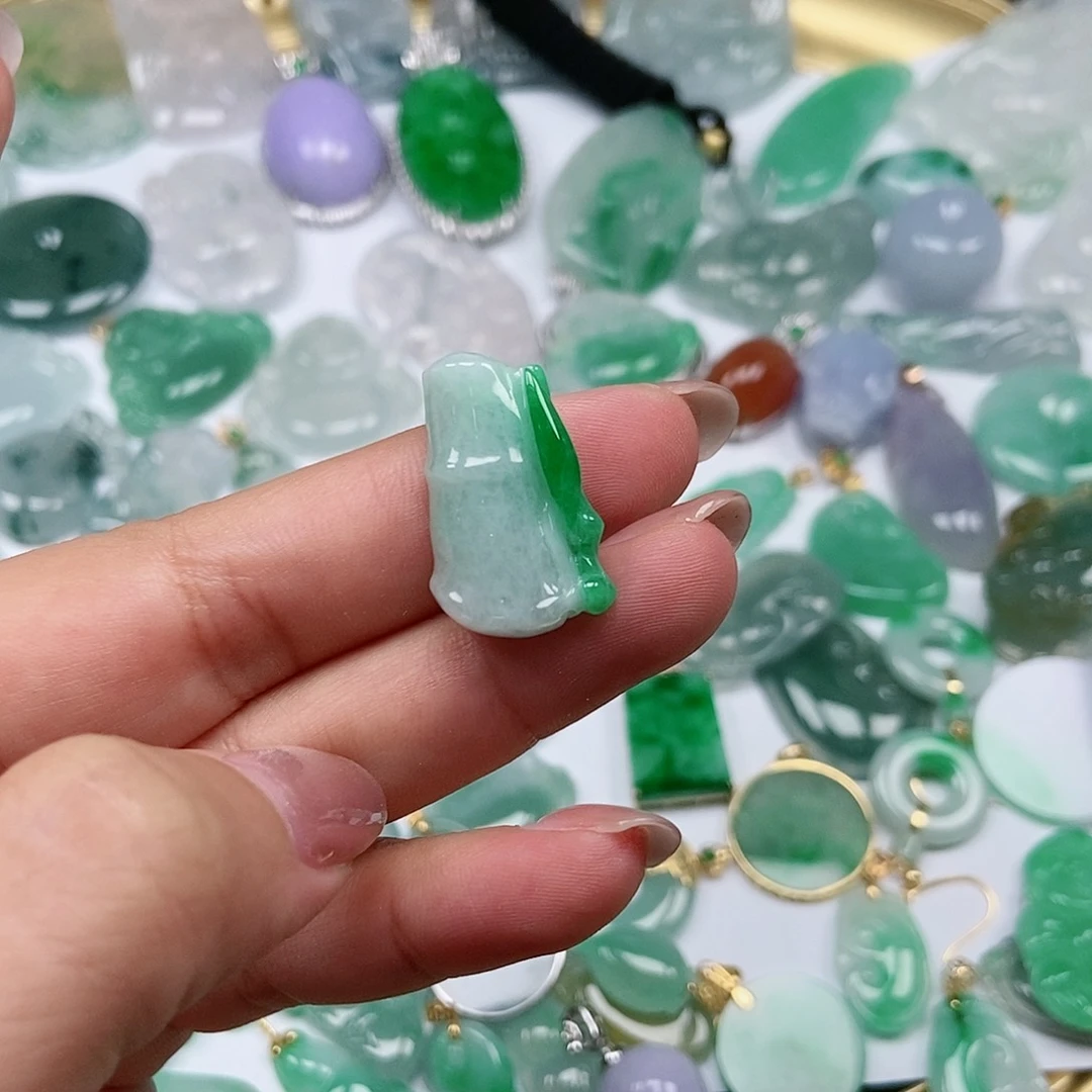 翡翠颈饰未镶嵌诗***华天然A货翡翠