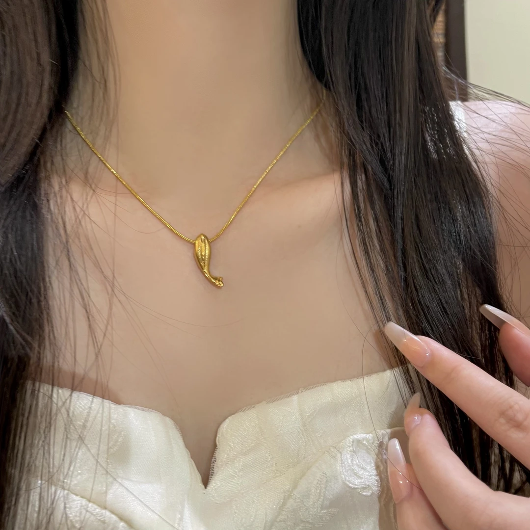 HYX韩芸汐项链 096 金色古法金小鲸鱼吊坠精致百搭潮流时尚项链
