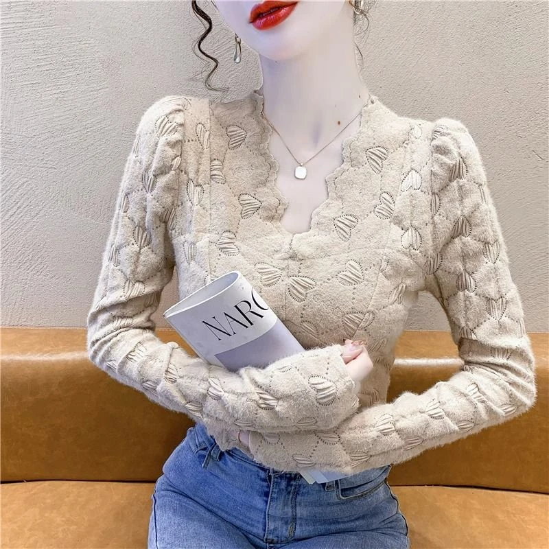 秋冬时尚洋气镂空设计感蕾丝打底衫气质百搭修身显瘦V领纯色上衣