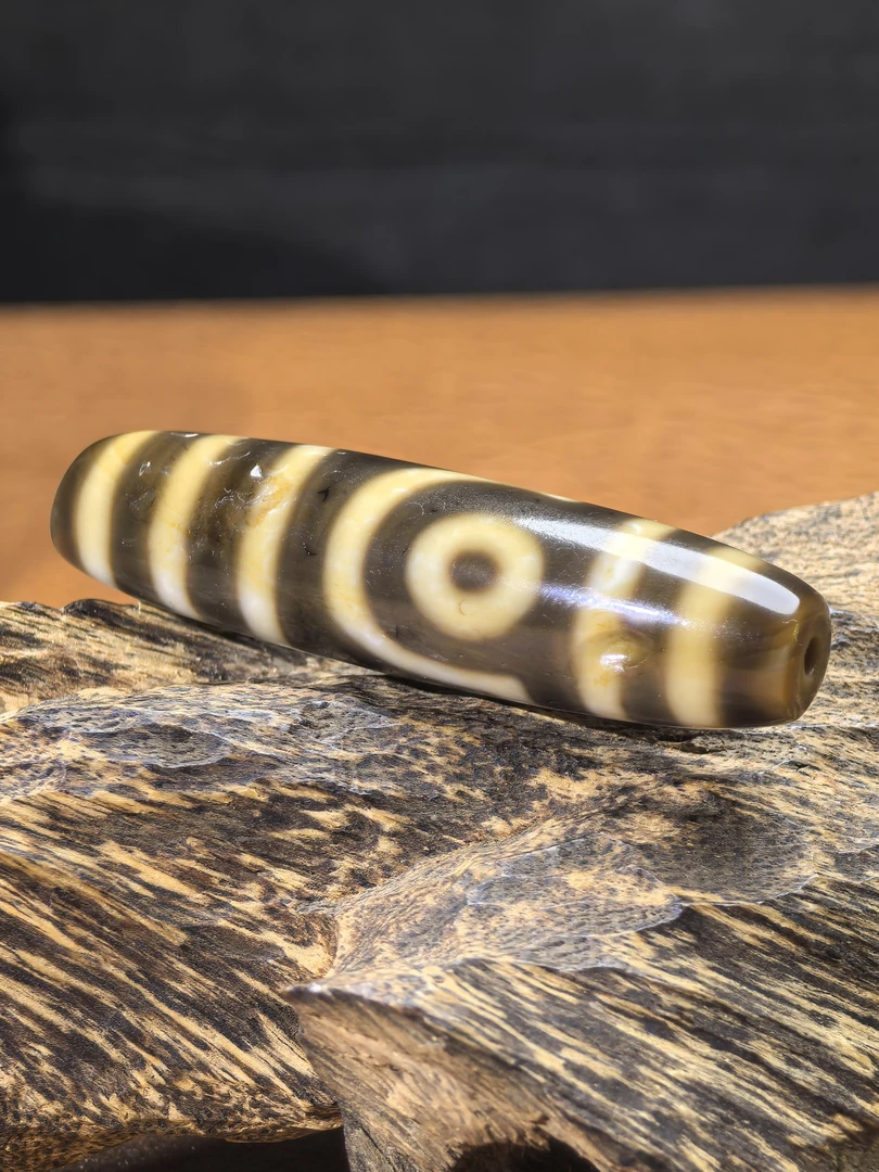 藏传至纯虫虫系列黑白牙黄大如意两眼珠珠九眼石页岩玛瑙玉髓锁骨