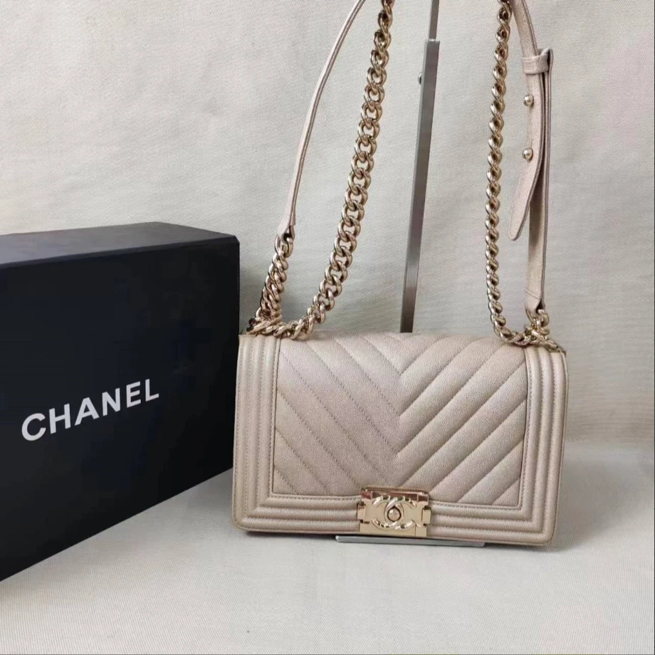 99新 Chanel/香奈儿 小鱼儿/4042401/中号经典V纹leboy单肩包