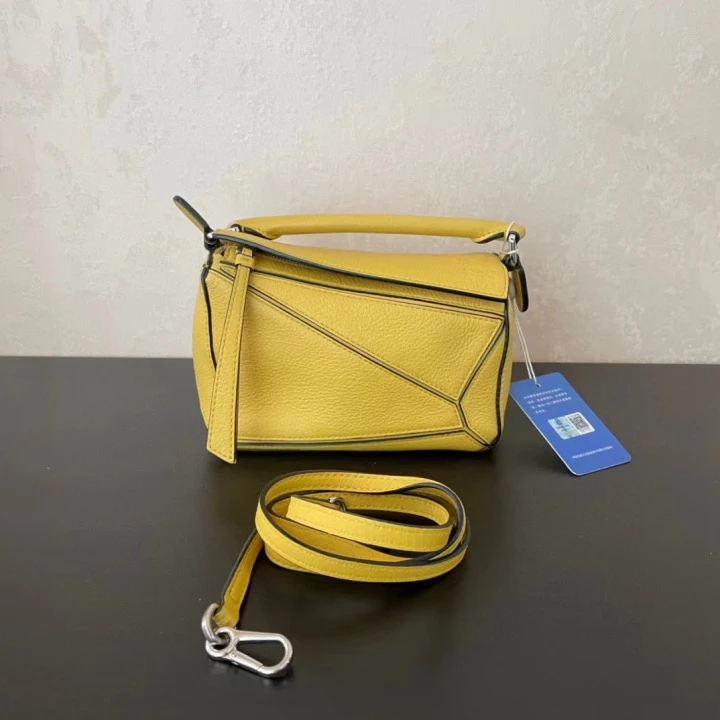 95新 LOEWE/罗意威 【文子姐专属】/D121/罗意威 puzzle单肩黄色