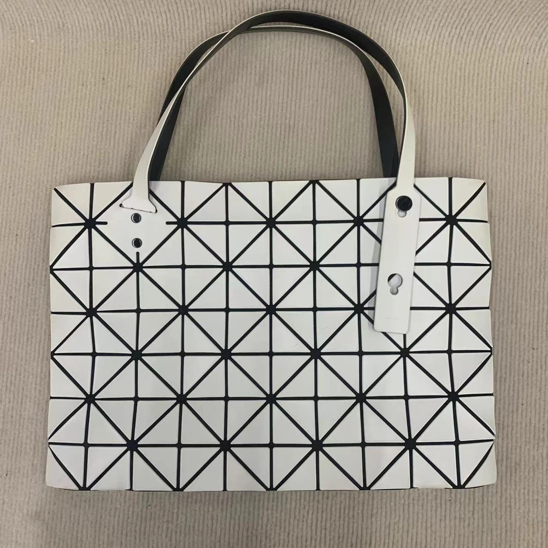 95新 Issey Miyake/三宅一生 小鱼儿/4090301/三宅一生包