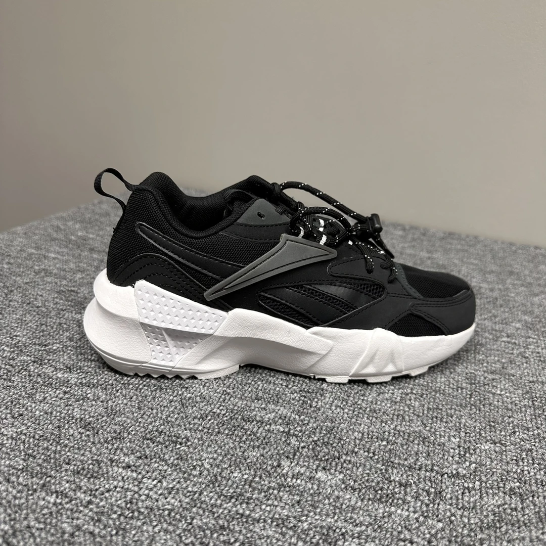 Reebok Aztrek Wmns Double 低帮 跑步鞋女款 黑白DV8173